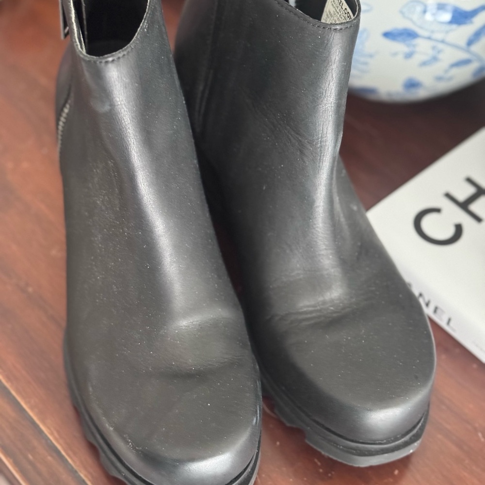 SOREL NWOT Women's Joan Of Arctic™ Wedge II Zip Bootie
Black Womens sz 12 - Picture 3 of 7